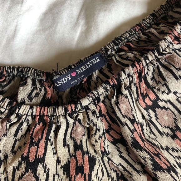 Brandy Melville Flowy Shorts - Picture 3 of 3